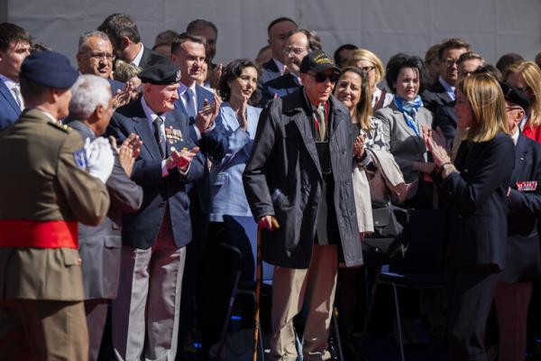 Veterans at Euro Parliament 80th anniversary ceremony end World War 11